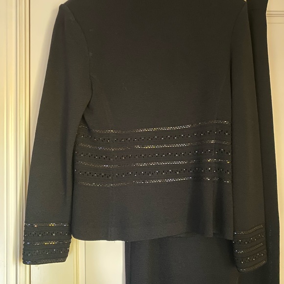 Elegant St John Evening wear. Black beaded jacket and long skirt. - Picture 8 of 11